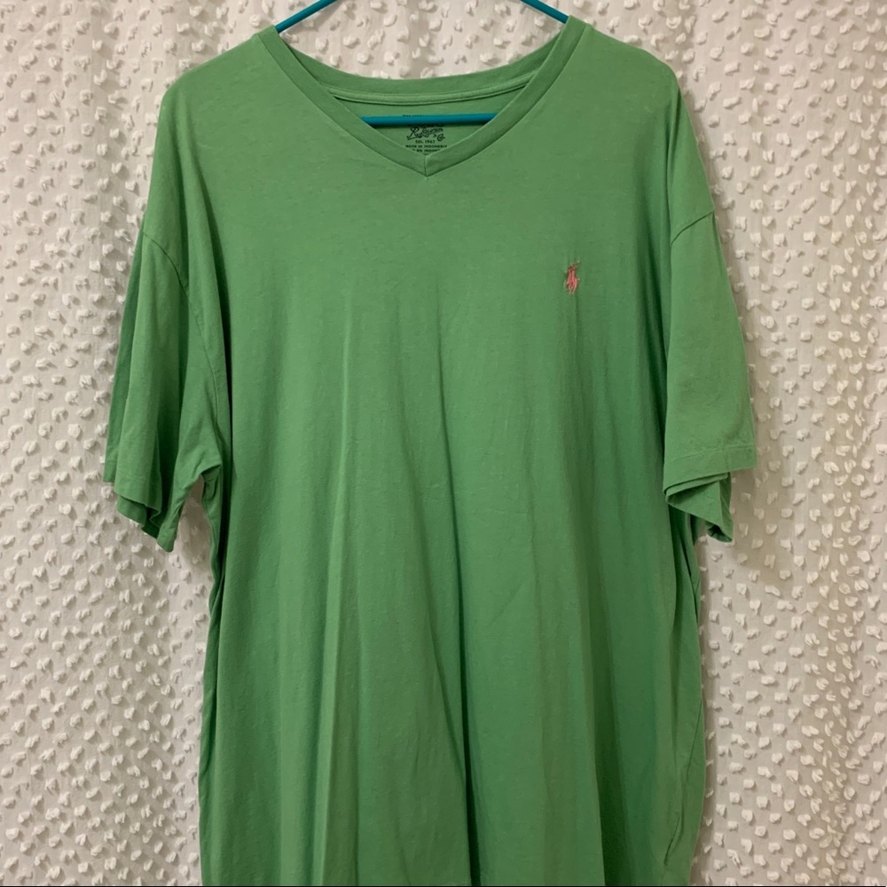 🚫SOLD🚫 Men’s polo classic v-neck tee